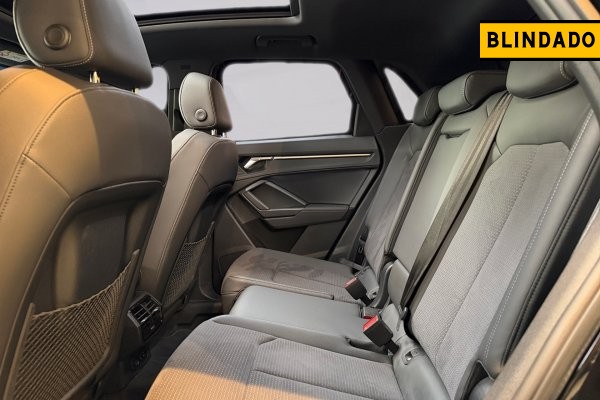 AUDI Q3 2.0 40 TFSI GASOLINA PERFORMANCE BLACK QUATTRO TIPTRONIC 2024/2024